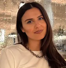 Giulia Adonopoulos Autore